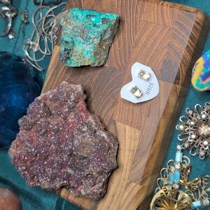 Crystal Charcuterie 🎄 diamond calcite, chrysocolla on quartz, citrine, TEAK
